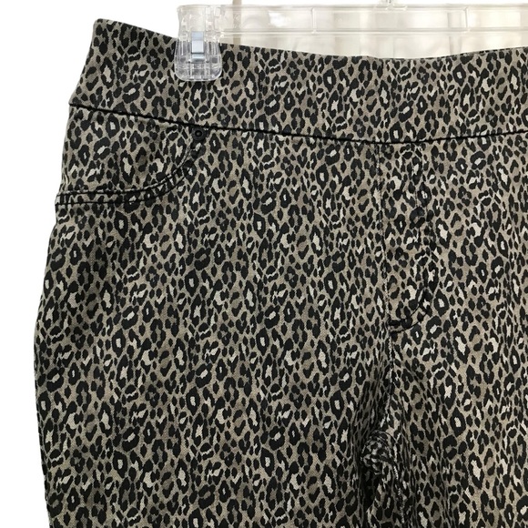 Chico's size 1 Flat Front Pull On Ankle Jeans Cheetah Leopard print denim M 8 - Picture 3 of 5